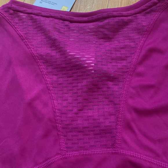 Under Armour Purple heat gear top - Picture 6 of 13